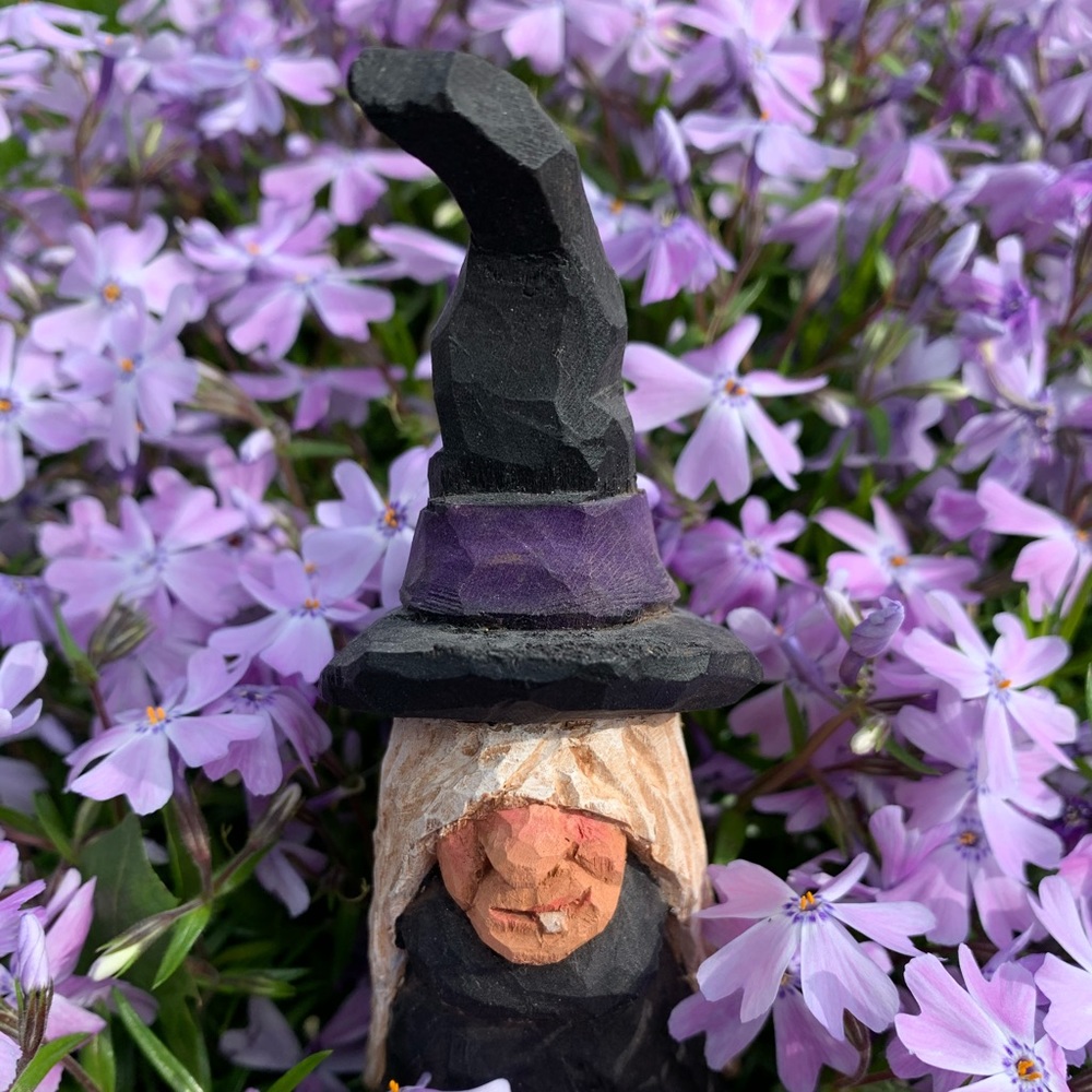 Meet your Posher, Laurie